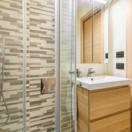 Hostdomus - Sansicario R8 Apartament *