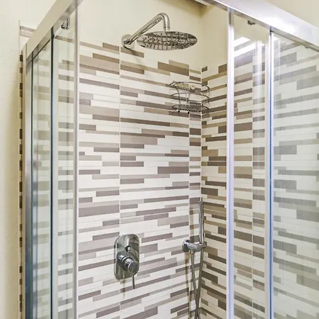 Hostdomus - Sansicario R8 Apartman